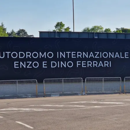 Mascagni - Climatizzato - Ampio E Confortevole - Parcheggio Comodo Gratuito Apartamento Imola